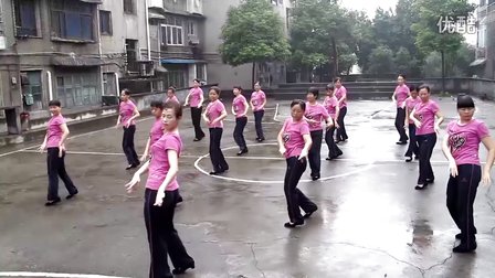 点击观看《郴州百货站中老年广场舞 漂亮的姑娘就要嫁人了 演唱：龙猫组合》