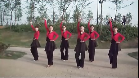 点击观看《美久广场舞 蓝色的蒙古高原 演唱：布仁巴雅尔》