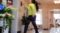 点击观看《南昌玲玲广场舞 等你等了那么久 性感正面广场健身舞蹈视频》
