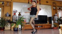 点击观看《有你在身边我是幸福的 幸福人生广场舞》