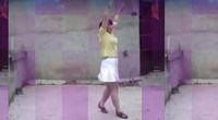 点击观看《河南婉婉广场舞 爱不起 编舞阿娜 大妈广场舞正面展示》