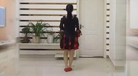 点击观看《新风尚广场舞 向苍天求份真爱 附正背面动作演示 动作分解口令 简单优雅16步舞 原创广场舞教学视频》