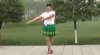 点击观看《翠屏广场舞 等待你的爱 演唱李红 广场坝坝舞 正背面动作演示 口令分解 原创广场舞视频教程》