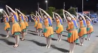 点击观看《温州燕子广场舞 Billie Jean 12步自由舞 集体广场舞视频》