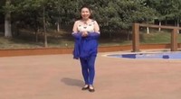 点击观看《美久广场舞 姑娘姑娘你真美 附正背面演示 动作口令分解 大众健身舞教学视频》