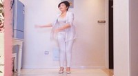 点击观看《欣子广场舞 妹妹不哭 紧身裤 客厅舞蹈视频》