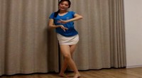 点击观看《小君广场舞 彩云追月 演唱爱戴 性感辣妈自拍美美舞蹈视频》