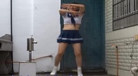 点击观看《永东广场舞 妹妹不哭 超短裙 DJ舞曲 健身舞视频》