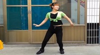 点击观看《燕子广场舞 亲爱的你在哪里 广场舞 编舞彬彬 形体舞 附正背面动作分解视频教学》