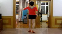 点击观看《霞彩飞扬广场舞 夏天的浪花 编舞阿采 大妈正面客厅舞蹈视频》
