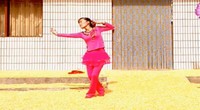 点击观看《玫香广场舞 咱们屯里的人 农村大姐日常强身健体舞蹈》
