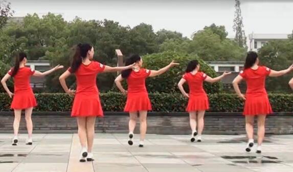 点击观看《茉莉广场舞 爱情说来就来 活力动感健身操》