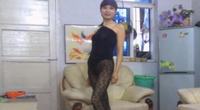 点击观看《任如意广场舞 豹纹性感泳衣热舞》