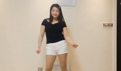 点击观看《欣子广场舞 深水炸弹》