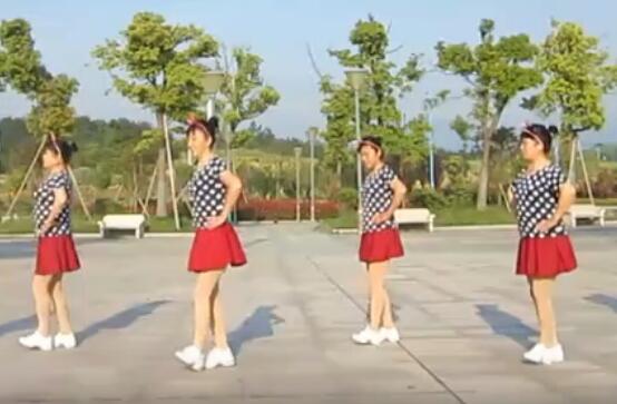 点击观看《太湖彬彬广场舞 兔子舞 俏皮的步子舞 趣味小舞蹈》