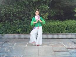 点击观看《常州舞韵江南舞蹈队 梦江南 优美的古典舞 茜茜老师编舞》