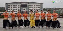 点击观看《杨光广场舞《新娘嫁人了新郎不是我》原创编舞附教学》