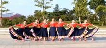 点击观看《美衣美舞配美人！农村大妈这支藏族舞跳的真棒《牵手今生》》