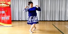 点击观看《听雪广场舞《刚好遇见你》网络流行歌曲广场舞教学 附口令分解》