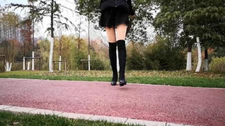 光看腿了，据说是什么鹅舞！点开再看一遍