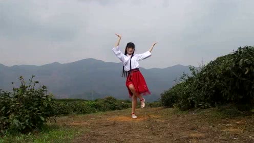 点击观看《一位在深山老林里面跳广场舞《琵琶行》的舞友》