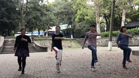 跳起来很有意思的鬼步舞视频 看一遍就会的鬼步舞蹈