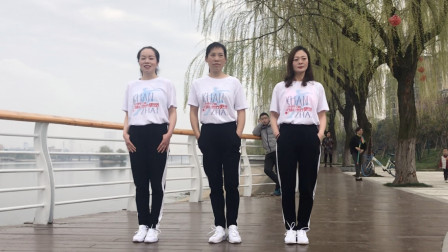 最火38岁妇女鬼步舞视频