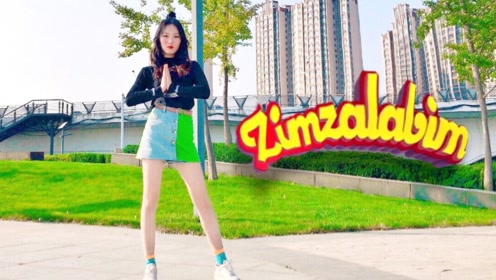 点击观看《美女舞蹈力度超级棒！长相也满分的小姐姐！》