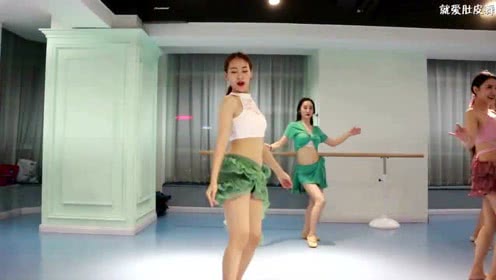 点击观看《火爆抖音的肚皮舞视频Dura》
