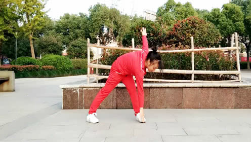 点击观看《跳鬼步舞之前必备的热身运动》