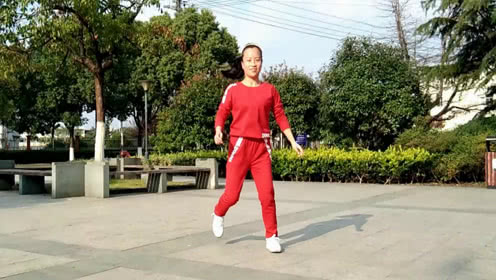 点击观看《鬼步舞基础步飘步教学 秀秀老师一步步教》