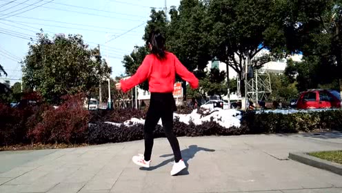 点击观看《秀秀鬼步舞26步《打工赚钱回家过年》含完整口令分解》