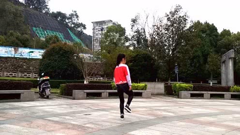 点击观看《秀秀鬼步舞《心跳》22步教学 一学就会》